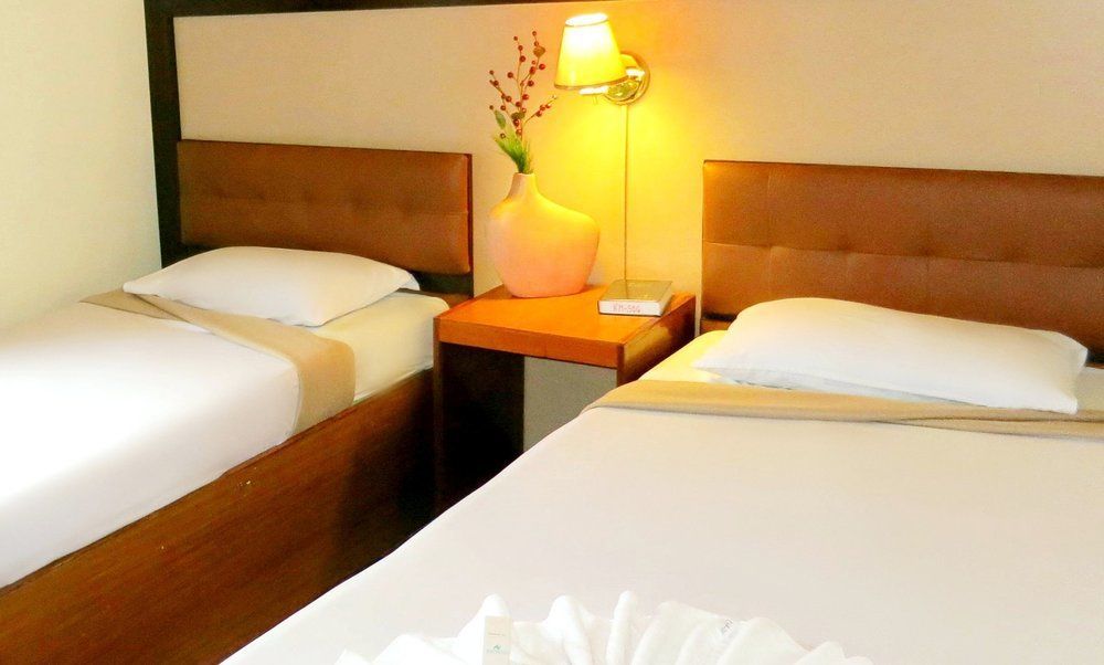 Baguio Holiday Villas Hotel